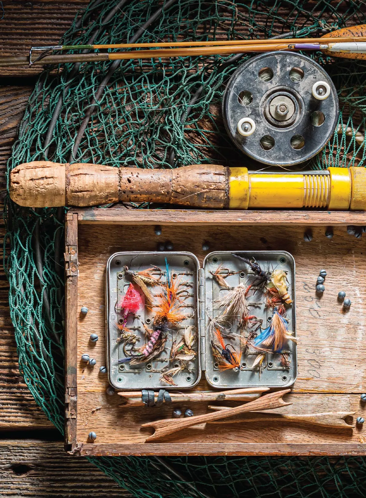 Backwoods Survival Guide - Living Off The Land No. 32: Your Ultimate Resource For Outdoor Adventure & Simple Life, Self-Reliance, Gear Reviews, Tips, Expert Wilderness Insights & More!