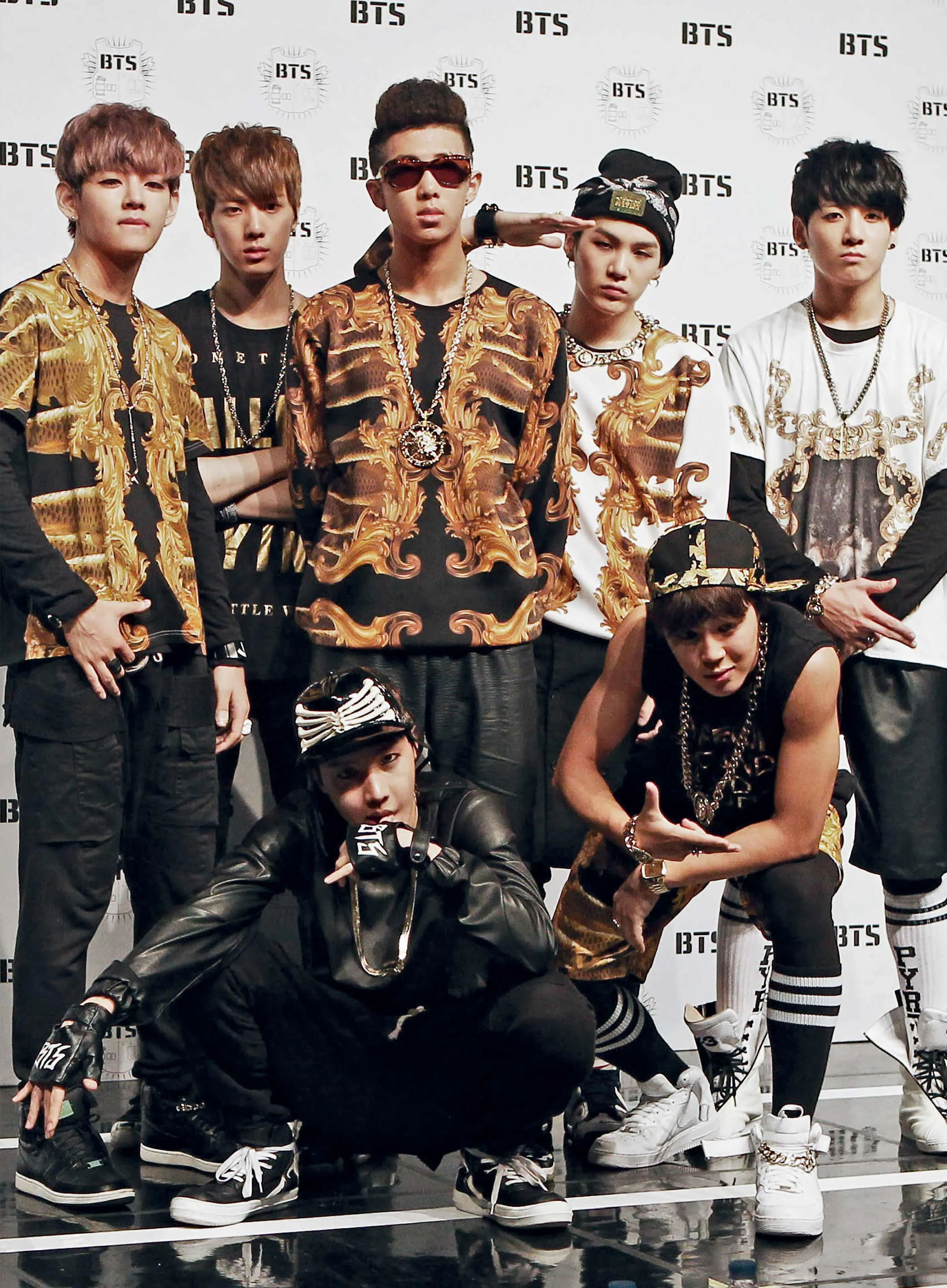 BTS - The Stories Behind Their Best Loved Songs: K-Pop, 2 Cool 4 Skool, Butter, Dynamite, I Need U, Fire, Boy With Luv, Permission To Dance, Fake Love, Fire, Jin, Suga, J-Hope, RM, Jimin, V & Jungkook