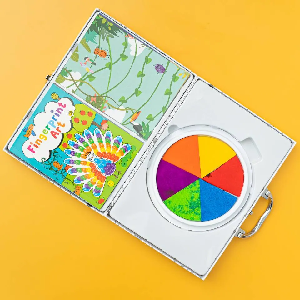 Colour-In Carry Case: Fingerprint Art Activity Case