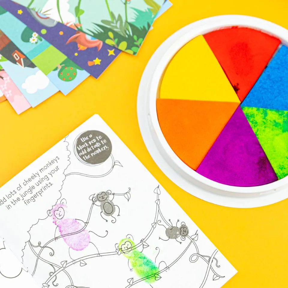 Colour-In Carry Case: Fingerprint Art Activity Case