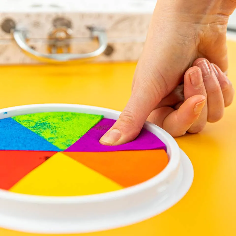Colour-In Carry Case: Fingerprint Art Activity Case