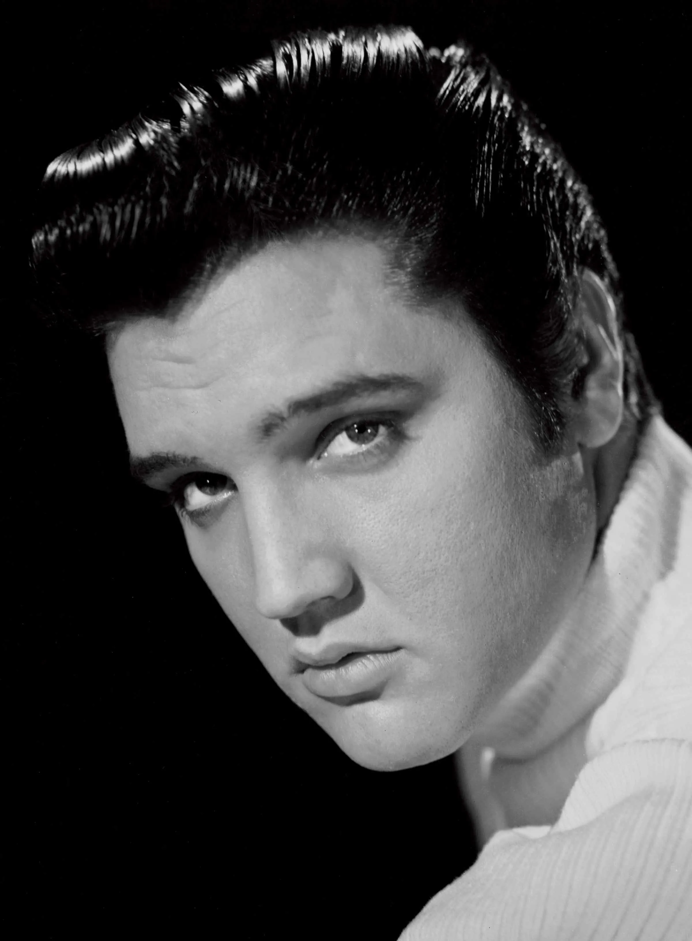 Elvis - '68 Comeback Special: Lost In Hollywood, Rock 'N' Roll Era, TV Sensation, Steve Binder's Vision, Elvis Reborn, The Performance, Ode To Christmas, Career Milestone, Rise Back To The Top & More!