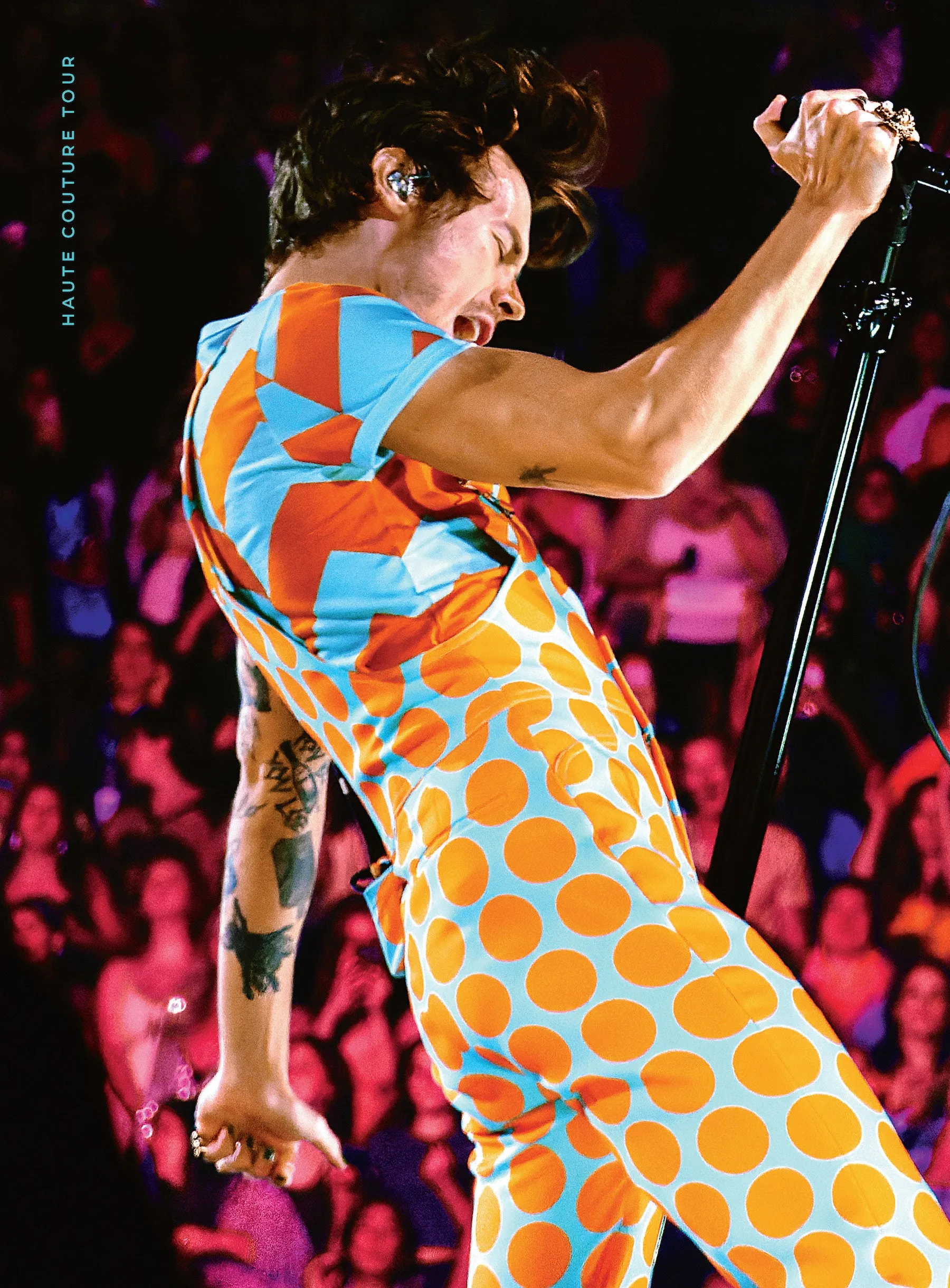 Harry Styles - Style Album: 150 Photos, Love On Tour Era, As It Was, One Direction, Jumpsuits, Nail Polish, Gender-Neutral, Vogue Cover, Gucci, Haute Couture, Mick Jagger & David Bowie Fashion Trends!