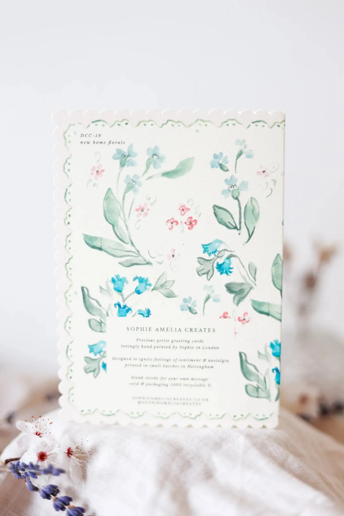 New Home Florals - Scalloped Edge Card