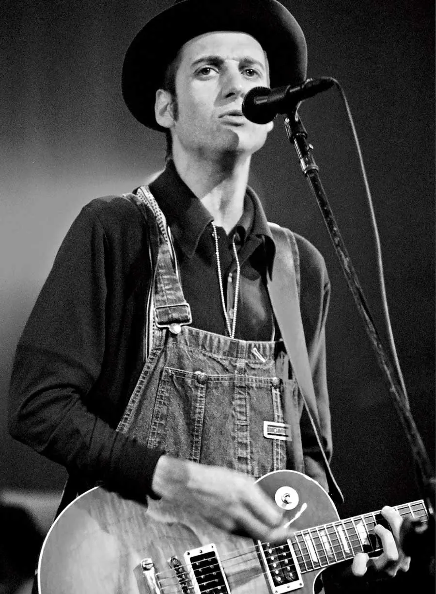 Pearl Jam - Rock Band, Seattle, Eddie Vedder, Mike McCready, Jeff Ament, Stone Gossard, Albums, Stories Behind Songs, Even Flow, Alive, Black, Last Kiss, BTS, Protests, Fans, Hall Of Fame & More!