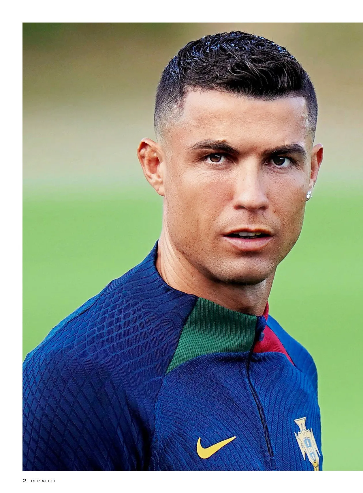 Ronaldo - Ultimate CR7 Fan Guide: 125  Photos, Stats, Highlights, Rise To Superstardom, Manchester United, Real Madrid, Juventus, Portugal, Siuuu!, Top 10 Goals, Football For Peace & More!