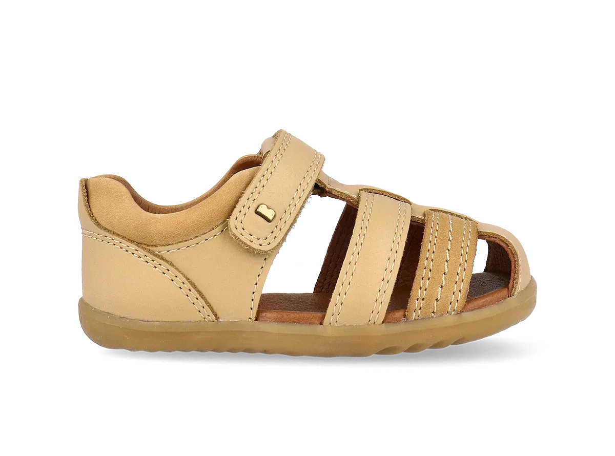 Step Up Roam Closed Sandal