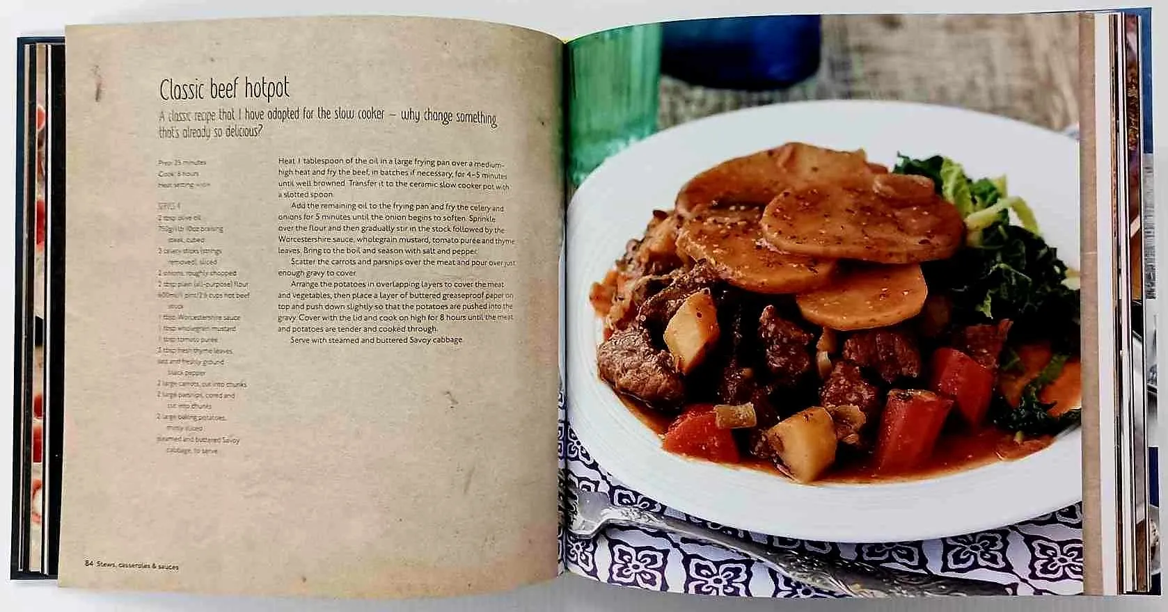 THE ESSENTIAL SLOW COOKER COOKBOOK - Lorna Brash